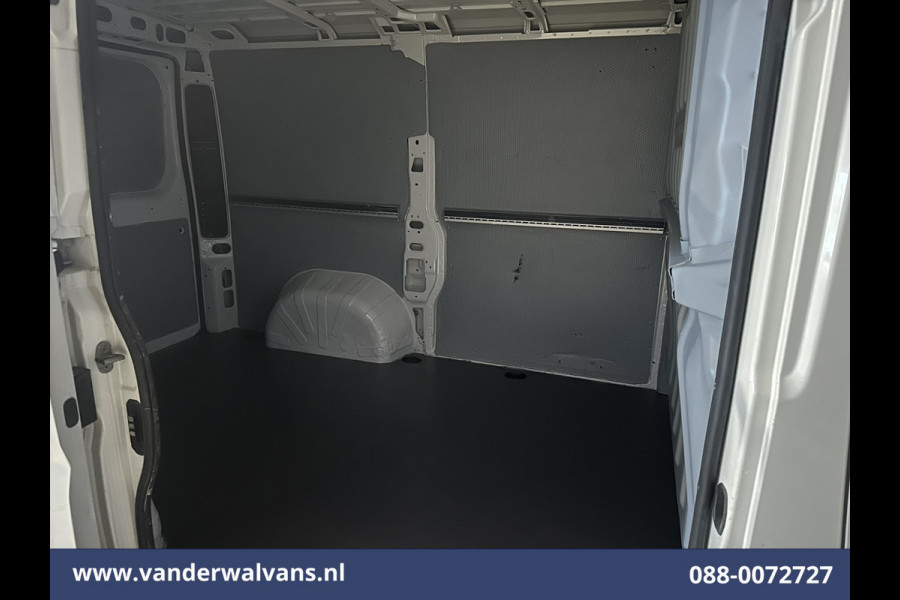 Peugeot Boxer 2.2 BlueHDi 120pk L1H1 Euro6 Airco | Dakdragers | 2500kg Trekhaak Bijrijdersbank