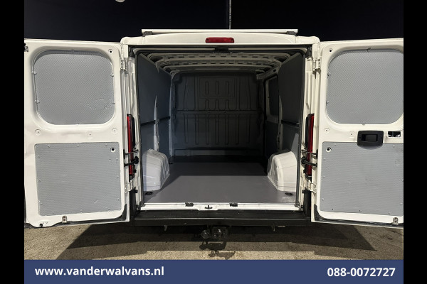 Peugeot Boxer 2.2 BlueHDi 120pk L1H1 Euro6 Airco | Dakdragers | 2500kg Trekhaak Bijrijdersbank