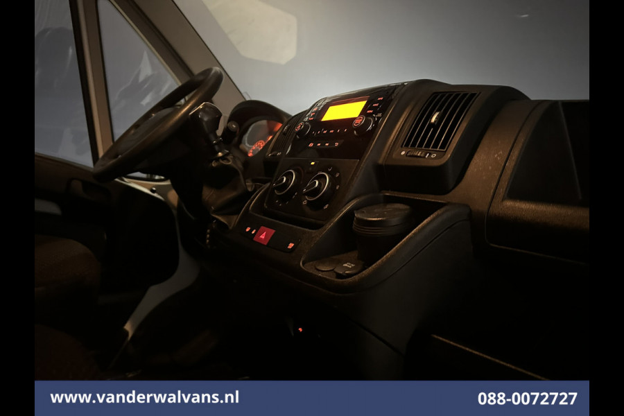 Peugeot Boxer 2.2 BlueHDi 120pk L1H1 Euro6 Airco | Dakdragers | 2500kg Trekhaak Bijrijdersbank