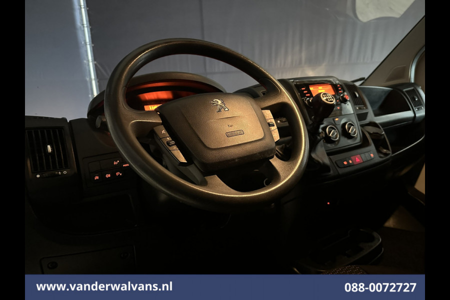 Peugeot Boxer 2.2 BlueHDi 120pk L1H1 Euro6 Airco | Dakdragers | 2500kg Trekhaak Bijrijdersbank