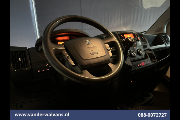 Peugeot Boxer 2.2 BlueHDi 120pk L1H1 Euro6 Airco | Dakdragers | 2500kg Trekhaak Bijrijdersbank