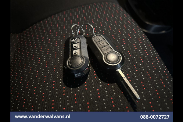 Peugeot Boxer 2.2 BlueHDi 120pk L1H1 Euro6 Airco | Dakdragers | 2500kg Trekhaak Bijrijdersbank