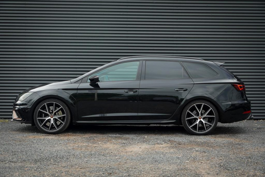 Seat León ST 2.0 TSI 4DRIVE CUPRA R Ultimate Edition / Pano / Carplay