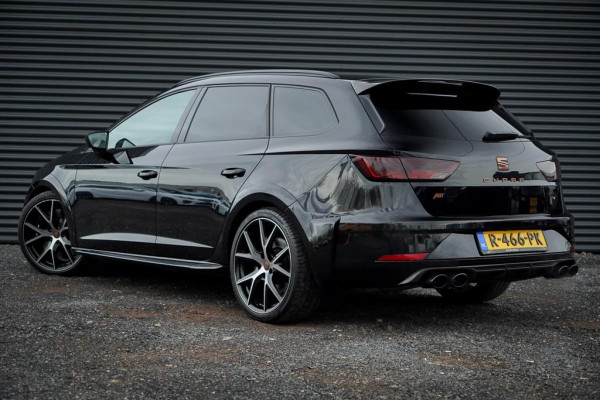 Seat León ST 2.0 TSI 4DRIVE CUPRA R Ultimate Edition / Pano / Carplay