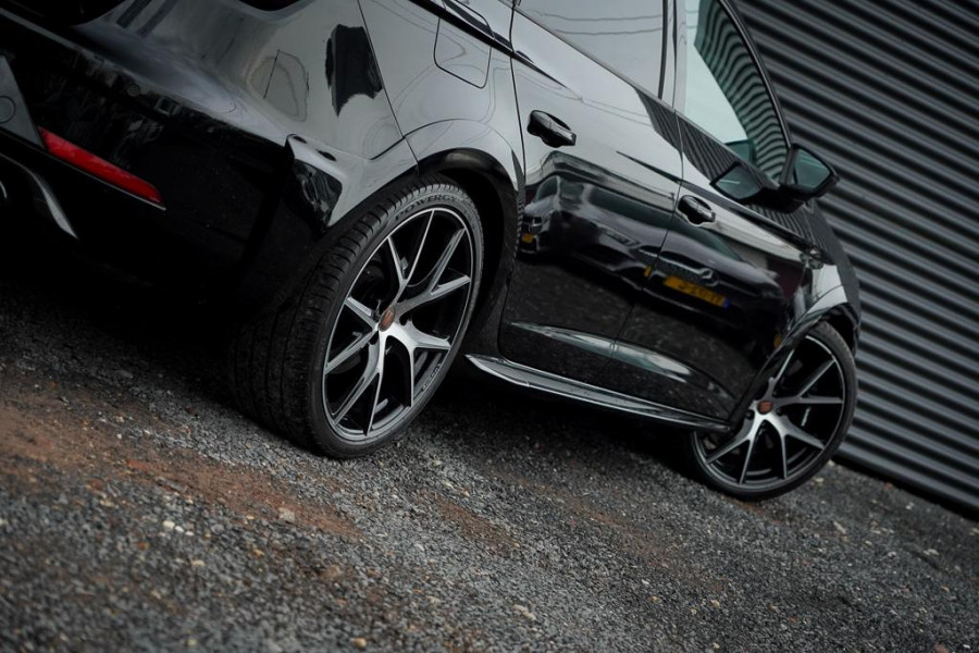 Seat León ST 2.0 TSI 4DRIVE CUPRA R Ultimate Edition / Pano / Carplay