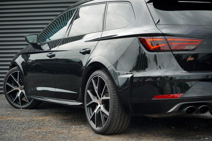 Seat León ST 2.0 TSI 4DRIVE CUPRA R Ultimate Edition / Pano / Carplay