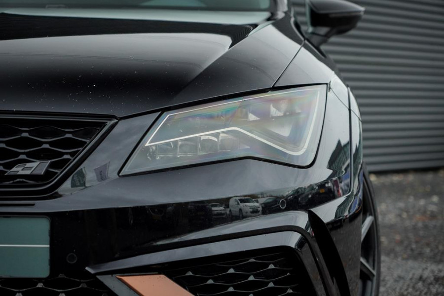 Seat León ST 2.0 TSI 4DRIVE CUPRA R Ultimate Edition / Pano / Carplay
