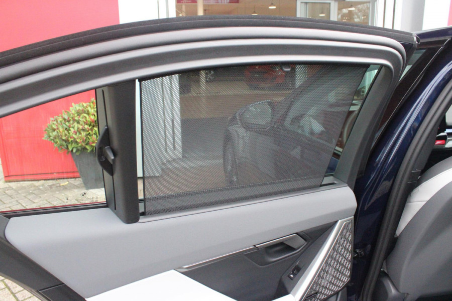 BMW 5 Serie 550e 490PK xDRIVE | ICONIC GLOW GRILL | PANORAMA DAK | MEESTURENDE ACHTERAS | STUUR VERWARMING | M SPORT PAKKET PRO | 20" LICHTMETALEN VELGEN | ZONNESCHERM ACHTERRUIT ELEKTRISCH | INTERIEURLIJSTEN M DONKERZILVER/CARBON FIBER | BOWERS & WILKINS AUDIO SYSTEM | DRIVING ASSISTANT PLUS | SHADOW LINE | INNOVATIE PAKKET | TRAVEL PAKKET | COMFORT PAKKET (AUTOMATISCHE AIRCONDITIONING 4 ZONES MET AUTOMATISCHE LUCHTCIRCULATIEFUNCTIE, STOELVERWARMING VOOR + ACHTER, STOELEN ELEKTRISCH VERSTELBAAR MET MEMORY, ACTIEVE STOELVENTILATIE VOOR) | BMW INDIVIDUAL LEER MERINO SILVERSTONE/ATL