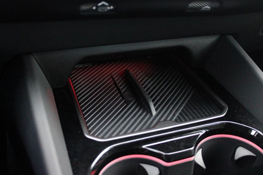 BMW 5 Serie 550e 490PK xDRIVE | ICONIC GLOW GRILL | PANORAMA DAK | MEESTURENDE ACHTERAS | STUUR VERWARMING | M SPORT PAKKET PRO | 20" LICHTMETALEN VELGEN | ZONNESCHERM ACHTERRUIT ELEKTRISCH | INTERIEURLIJSTEN M DONKERZILVER/CARBON FIBER | BOWERS & WILKINS AUDIO SYSTEM | DRIVING ASSISTANT PLUS | SHADOW LINE | INNOVATIE PAKKET | TRAVEL PAKKET | COMFORT PAKKET (AUTOMATISCHE AIRCONDITIONING 4 ZONES MET AUTOMATISCHE LUCHTCIRCULATIEFUNCTIE, STOELVERWARMING VOOR + ACHTER, STOELEN ELEKTRISCH VERSTELBAAR MET MEMORY, ACTIEVE STOELVENTILATIE VOOR) | BMW INDIVIDUAL LEER MERINO SILVERSTONE/ATL