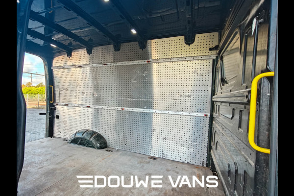 Volkswagen Crafter 2.0 177PK 4Motion Airco Trekhaak MARGE Stoelverw. 4x4 / Ideale Camperbus