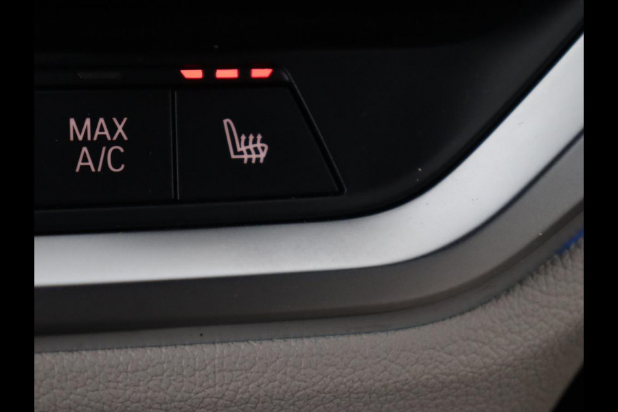 BMW 3-serie 320e M Sport | Adaptive cruise | Leder | Trekhaak | Stoelverwarming | 360 Camera | Laserlicht | Carplay | Sfeerverlichting | Live Cockpit | Keyless | Sportstoelen | DAB | Navigatie | PHEV | Plug In