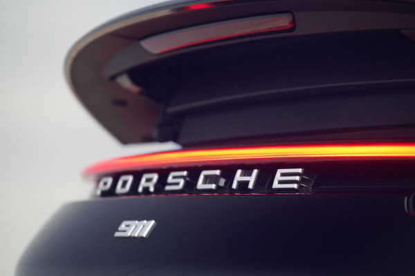 Porsche 911 3.0 Carrera / NL-Auto / 1e Eigenaar / Sportuitlaat / Stuur- & Stoelverw. / 360 Camera / 45dkm NAP