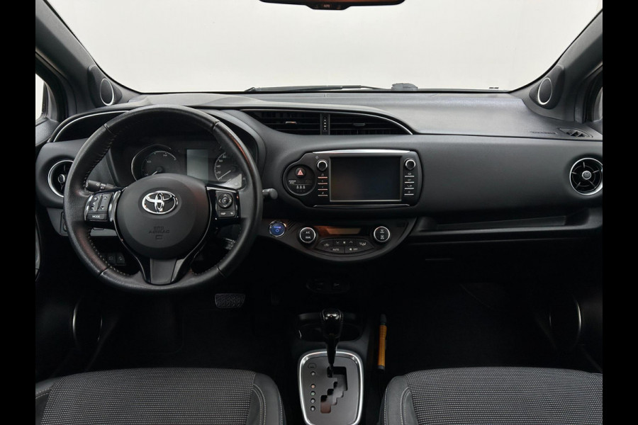 Toyota Yaris Occasion 1.5 Hybrid Premium | Airco | Grijs | Tweedehands Toyota Yaris | Cruisecontrol | Panoramadak