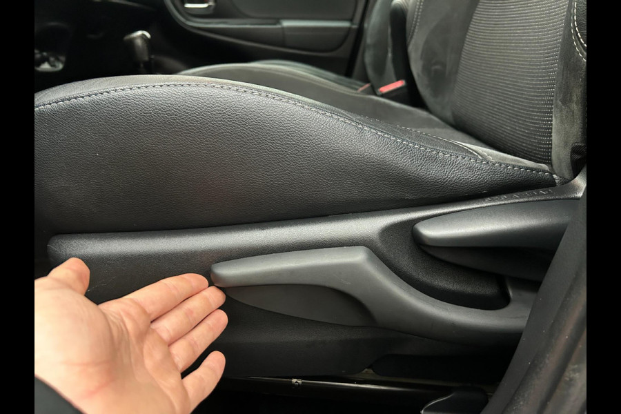 Toyota Yaris Occasion 1.5 Hybrid Premium | Airco | Grijs | Tweedehands Toyota Yaris | Cruisecontrol | Panoramadak