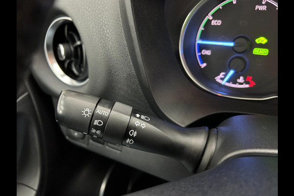 Toyota Yaris Occasion 1.5 Hybrid Premium | Airco | Grijs | Tweedehands Toyota Yaris | Cruisecontrol | Panoramadak