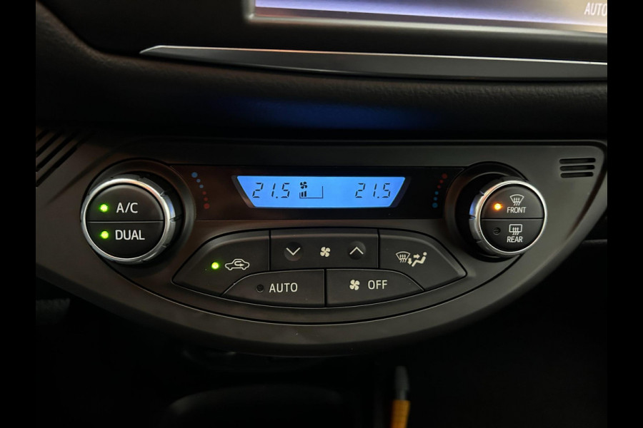 Toyota Yaris Occasion 1.5 Hybrid Premium | Airco | Grijs | Tweedehands Toyota Yaris | Cruisecontrol | Panoramadak