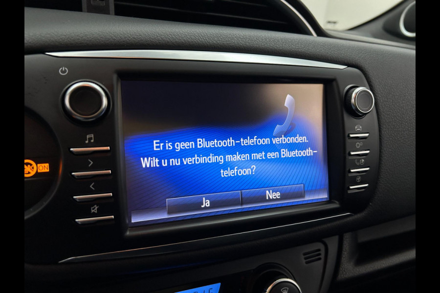 Toyota Yaris Occasion 1.5 Hybrid Premium | Airco | Grijs | Tweedehands Toyota Yaris | Cruisecontrol | Panoramadak