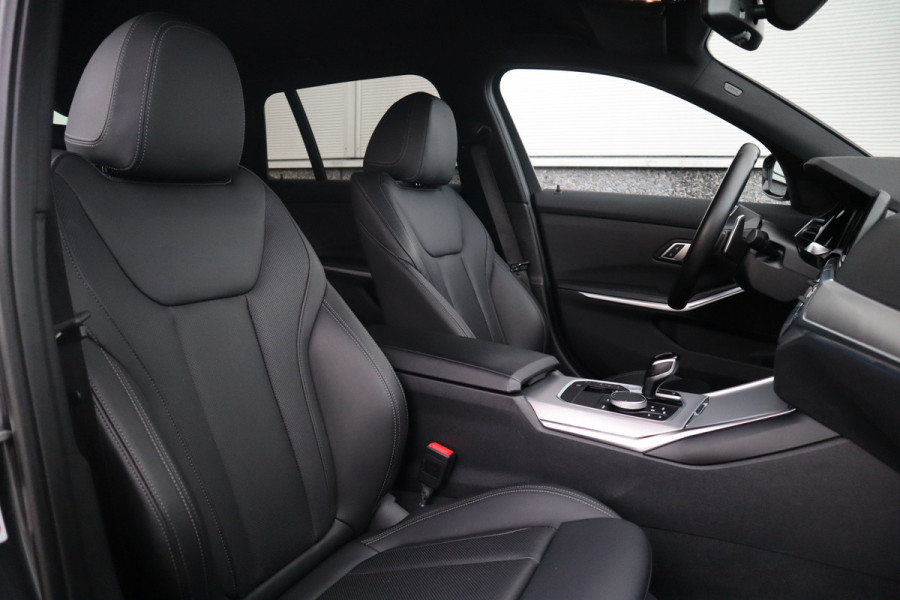 BMW 3 Serie Touring M-Sport SOH 93% / Hifi / Stoelverwarming / 18inch / Sportstoelen /