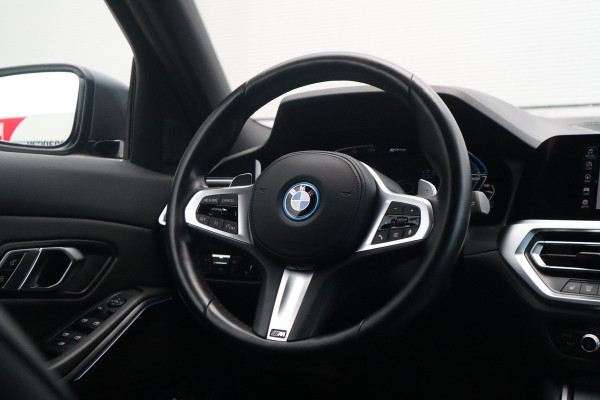 BMW 3 Serie Touring M-Sport SOH 93% / Hifi / Stoelverwarming / 18inch / Sportstoelen /