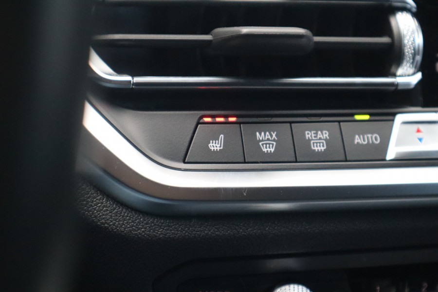 BMW 3 Serie Touring M-Sport SOH 93% / Hifi / Stoelverwarming / 18inch / Sportstoelen /