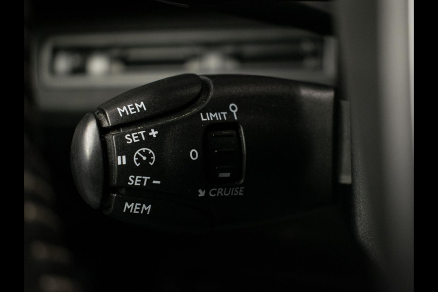 Peugeot 5008 1.2 PureTech Active Sport (APPLE CARPLAY,NAVI,CRUISE,LED,LANE ASSIST,DAB,SPORTSTOELEN,NIEUWE APK,NETTE STAAT)