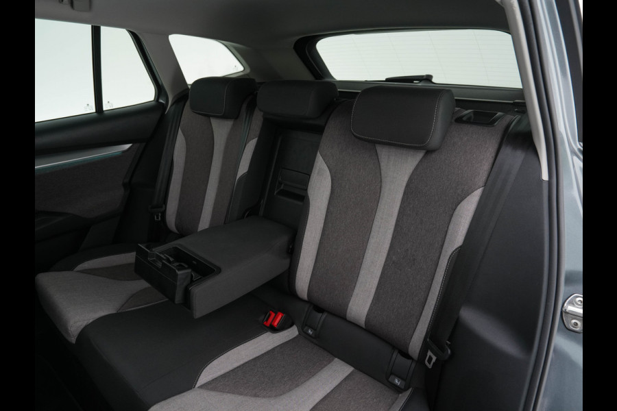 Škoda ENYAQ iV 60 [ 3-Fase ] {SOH-87%} (INCL.BTW) *PANO | FULL-LED | DIGI-COCKPIT | CAMERA | KEYLESS | NAVI-FULLMAP | PRIVACY-GLASS | AMBIENT-LIGHT | ECC | PDC | CRUISE | 19''ALU | TOWBAR*