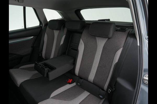 Škoda ENYAQ iV 60 [ 3-Fase ] {SOH-87%} (INCL.BTW) *PANO | FULL-LED | DIGI-COCKPIT | CAMERA | KEYLESS | NAVI-FULLMAP | PRIVACY-GLASS | AMBIENT-LIGHT | ECC | PDC | CRUISE | 19''ALU | TOWBAR*