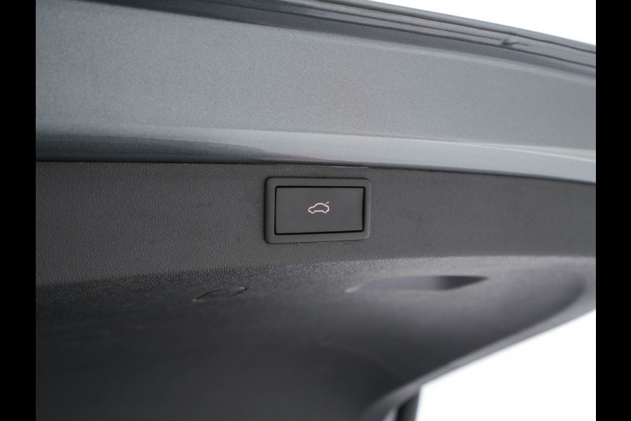 Škoda ENYAQ iV 60 [ 3-Fase ] {SOH-87%} (INCL.BTW) *PANO | FULL-LED | DIGI-COCKPIT | CAMERA | KEYLESS | NAVI-FULLMAP | PRIVACY-GLASS | AMBIENT-LIGHT | ECC | PDC | CRUISE | 19''ALU | TOWBAR*