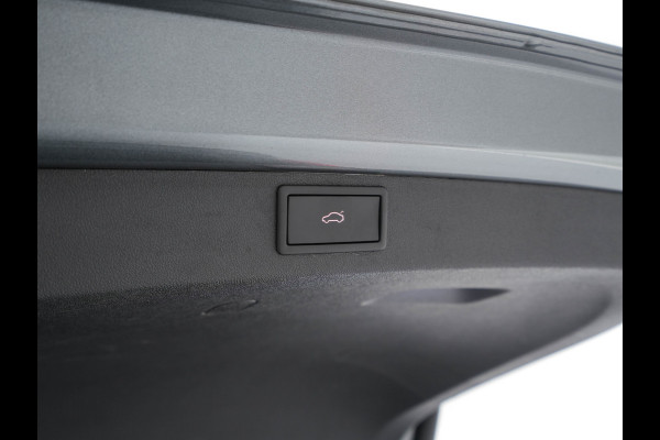 Škoda ENYAQ iV 60 [ 3-Fase ] {SOH-87%} (INCL.BTW) *PANO | FULL-LED | DIGI-COCKPIT | CAMERA | KEYLESS | NAVI-FULLMAP | PRIVACY-GLASS | AMBIENT-LIGHT | ECC | PDC | CRUISE | 19''ALU | TOWBAR*