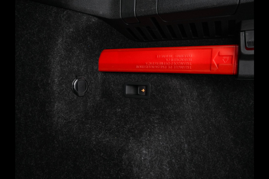 Škoda ENYAQ iV 60 [ 3-Fase ] {SOH-87%} (INCL.BTW) *PANO | FULL-LED | DIGI-COCKPIT | CAMERA | KEYLESS | NAVI-FULLMAP | PRIVACY-GLASS | AMBIENT-LIGHT | ECC | PDC | CRUISE | 19''ALU | TOWBAR*