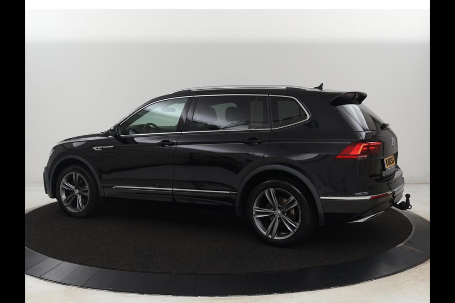 Volkswagen Tiguan Allspace 1.5 TSI R Line | Trekhaak | Camera | Full LED | Adaptive cruise | Virtual Cockpit | Park Assist | Carplay | Navigatie | Keyless | Climate control | 19'' lichtmetalen velgen