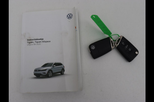 Volkswagen Tiguan Allspace 1.5 TSI R Line | Trekhaak | Camera | Full LED | Adaptive cruise | Virtual Cockpit | Park Assist | Carplay | Navigatie | Keyless | Climate control | 19'' lichtmetalen velgen