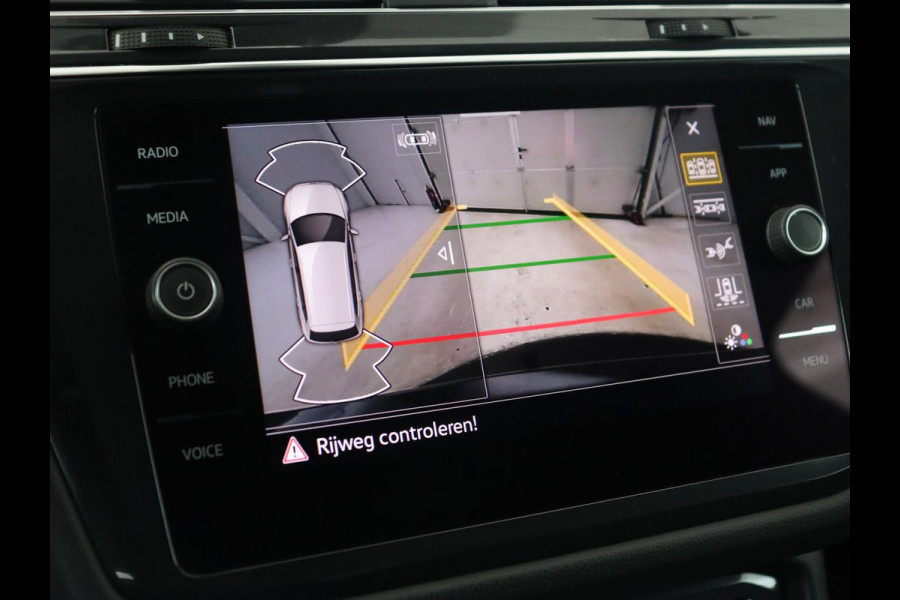 Volkswagen Tiguan Allspace 1.5 TSI R Line | Trekhaak | Camera | Full LED | Adaptive cruise | Virtual Cockpit | Park Assist | Carplay | Navigatie | Keyless | Climate control | 19'' lichtmetalen velgen