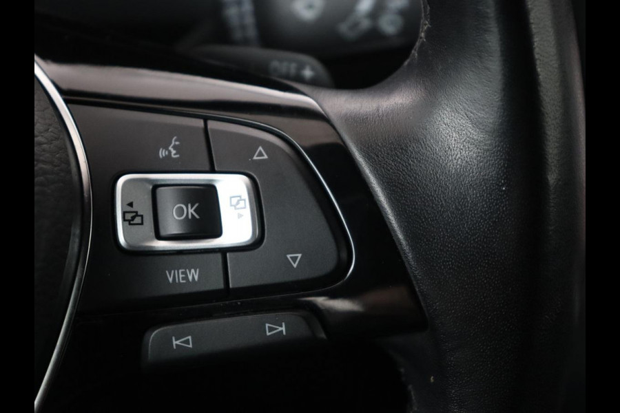 Volkswagen Tiguan Allspace 1.5 TSI R Line | Trekhaak | Camera | Full LED | Adaptive cruise | Virtual Cockpit | Park Assist | Carplay | Navigatie | Keyless | Climate control | 19'' lichtmetalen velgen