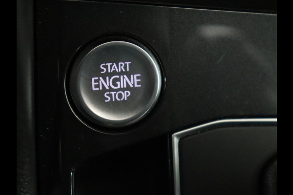 Volkswagen Tiguan Allspace 1.5 TSI R Line | Trekhaak | Camera | Full LED | Adaptive cruise | Virtual Cockpit | Park Assist | Carplay | Navigatie | Keyless | Climate control | 19'' lichtmetalen velgen