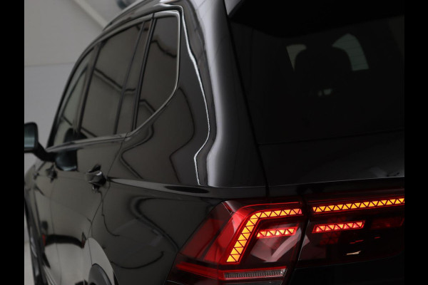 Volkswagen Tiguan Allspace 1.5 TSI R Line | Trekhaak | Camera | Full LED | Adaptive cruise | Virtual Cockpit | Park Assist | Carplay | Navigatie | Keyless | Climate control | 19'' lichtmetalen velgen
