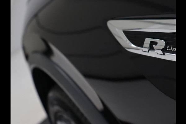 Volkswagen Tiguan Allspace 1.5 TSI R Line | Trekhaak | Camera | Full LED | Adaptive cruise | Virtual Cockpit | Park Assist | Carplay | Navigatie | Keyless | Climate control | 19'' lichtmetalen velgen