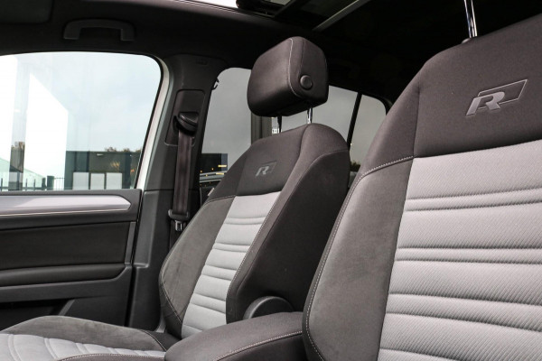Volkswagen Touran 1.8 TSI R-LINE - PANO - TREKHAAK - CARPLAY - ACC - CAMERA - VOL!!