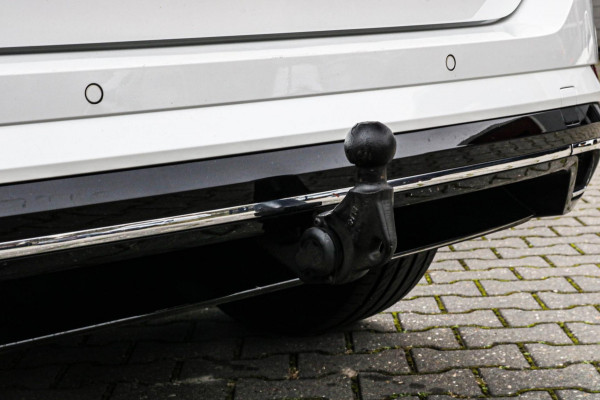 Volkswagen Touran 1.8 TSI R-LINE - PANO - TREKHAAK - CARPLAY - ACC - CAMERA - VOL!!