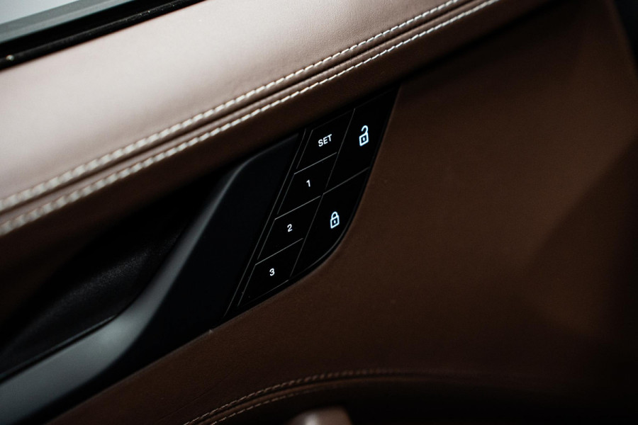 Porsche 911 Cabrio 3.0 Carrera GTS *Sport-Chrono / Sport-Design / BOSE / Stoelventilatie / Carbon*