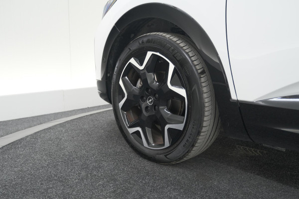 Opel Grandland Turbo 130 AT8 Ultimate | Camera | Adaptieve Cruise Control | Pack Winter | Elektronische Kofferklep