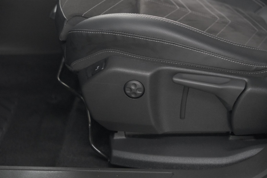 Opel Grandland Turbo 130 AT8 Ultimate | Camera | Adaptieve Cruise Control | Pack Winter | Elektronische Kofferklep