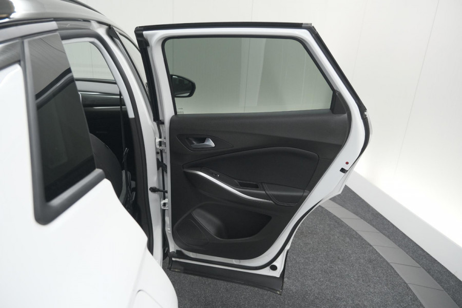 Opel Grandland Turbo 130 AT8 Ultimate | Camera | Adaptieve Cruise Control | Pack Winter | Elektronische Kofferklep