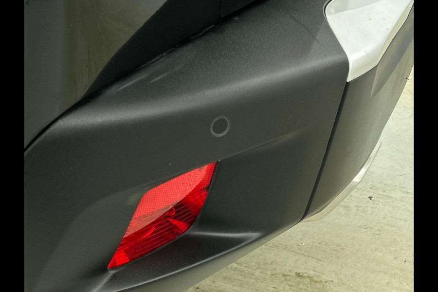 Peugeot 2008 1.2 PureTech Blue Lease Allure Airco ECC Navi Cruise Control PDC VA + Camera Full LED 17" LM Velgen Stoelverwarming