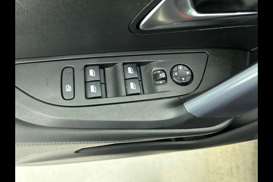 Peugeot 2008 1.2 PureTech Blue Lease Allure Airco ECC Navi Cruise Control PDC VA + Camera Full LED 17" LM Velgen Stoelverwarming