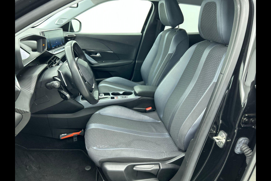 Peugeot 2008 1.2 PureTech Blue Lease Allure Airco ECC Navi Cruise Control PDC VA + Camera Full LED 17" LM Velgen Stoelverwarming