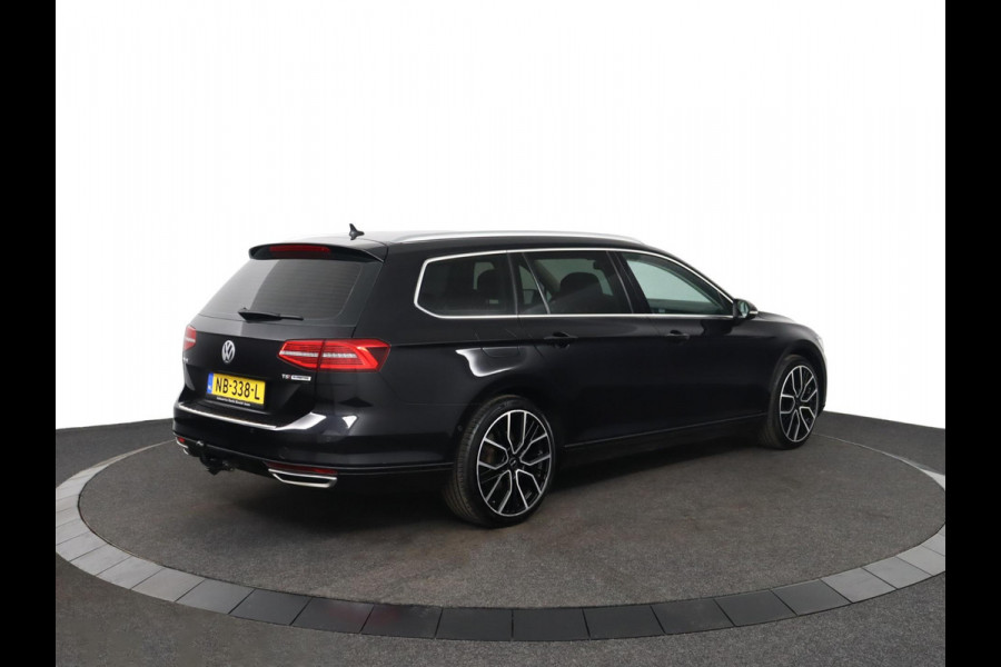 Volkswagen Passat Variant 1.4 TSI Connected Series|19"|Trekhaak|Camera
