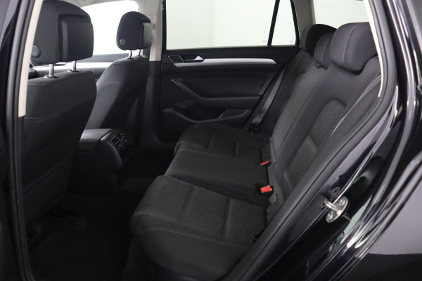 Volkswagen Passat Variant 1.4 TSI Connected Series|19"|Trekhaak|Camera