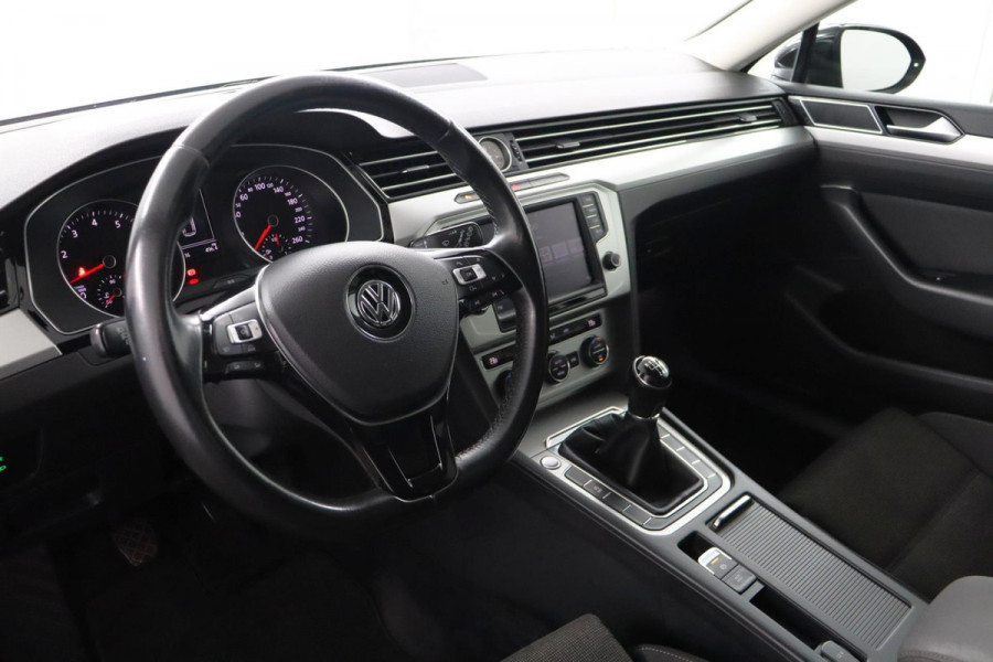 Volkswagen Passat Variant 1.4 TSI Connected Series|19"|Trekhaak|Camera