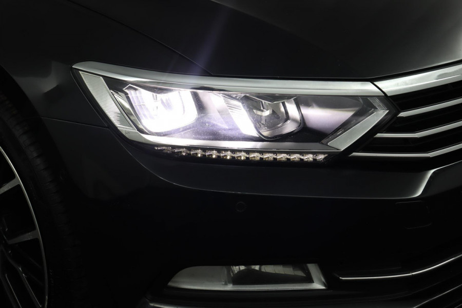 Volkswagen Passat Variant 1.4 TSI Connected Series|19"|Trekhaak|Camera